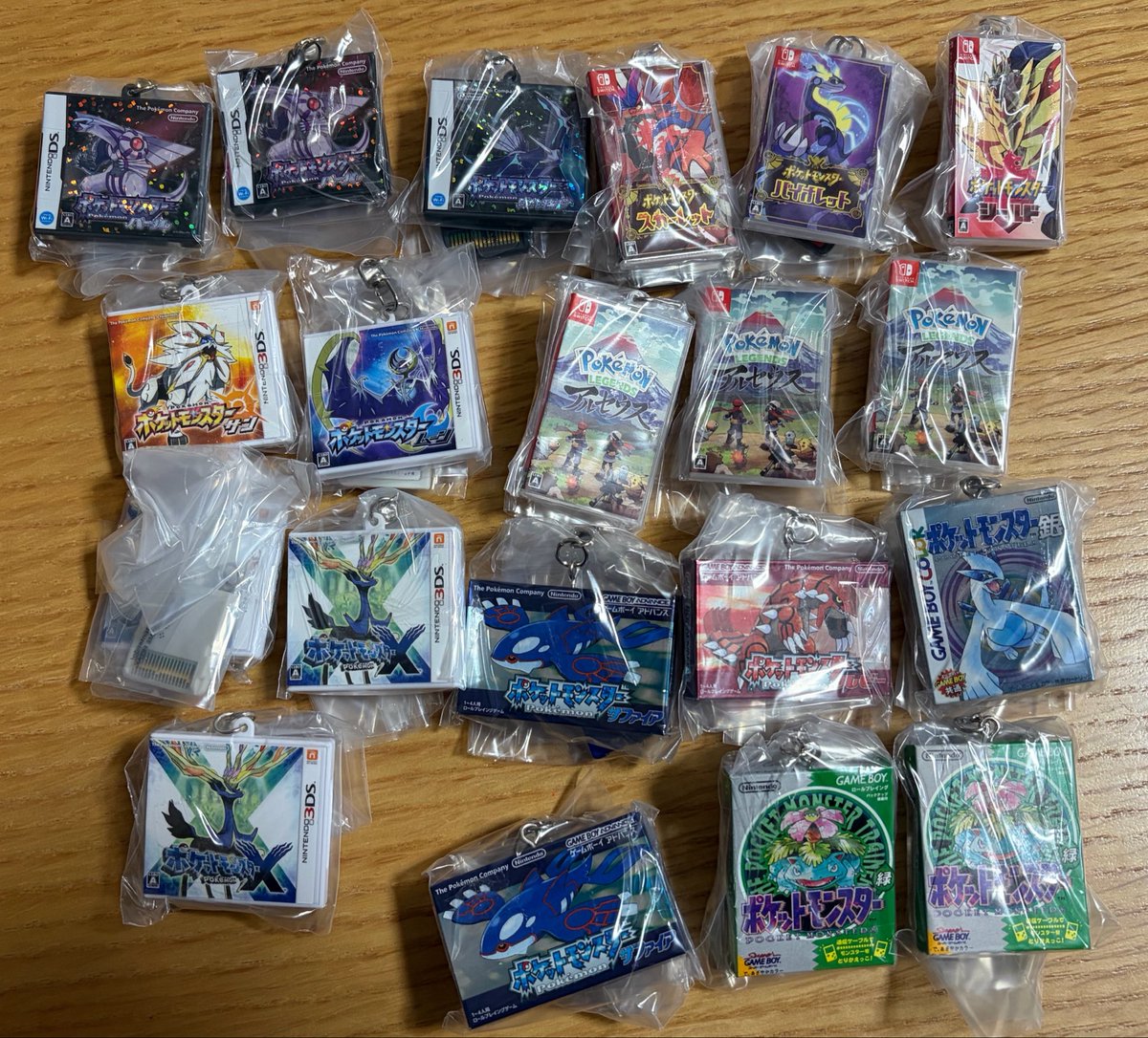 ソフトキーホルダー届いたー！！！Xとアルセウス3つ！？！！結構被った