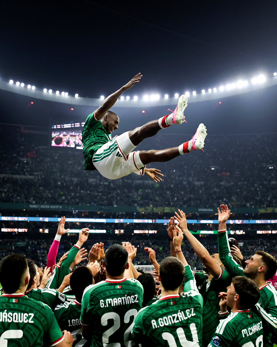 tudimebeto's tweet photo. La fotografía con más aura del Mundial hasta este momento✨ https://t.co/zN3EZrkeJq