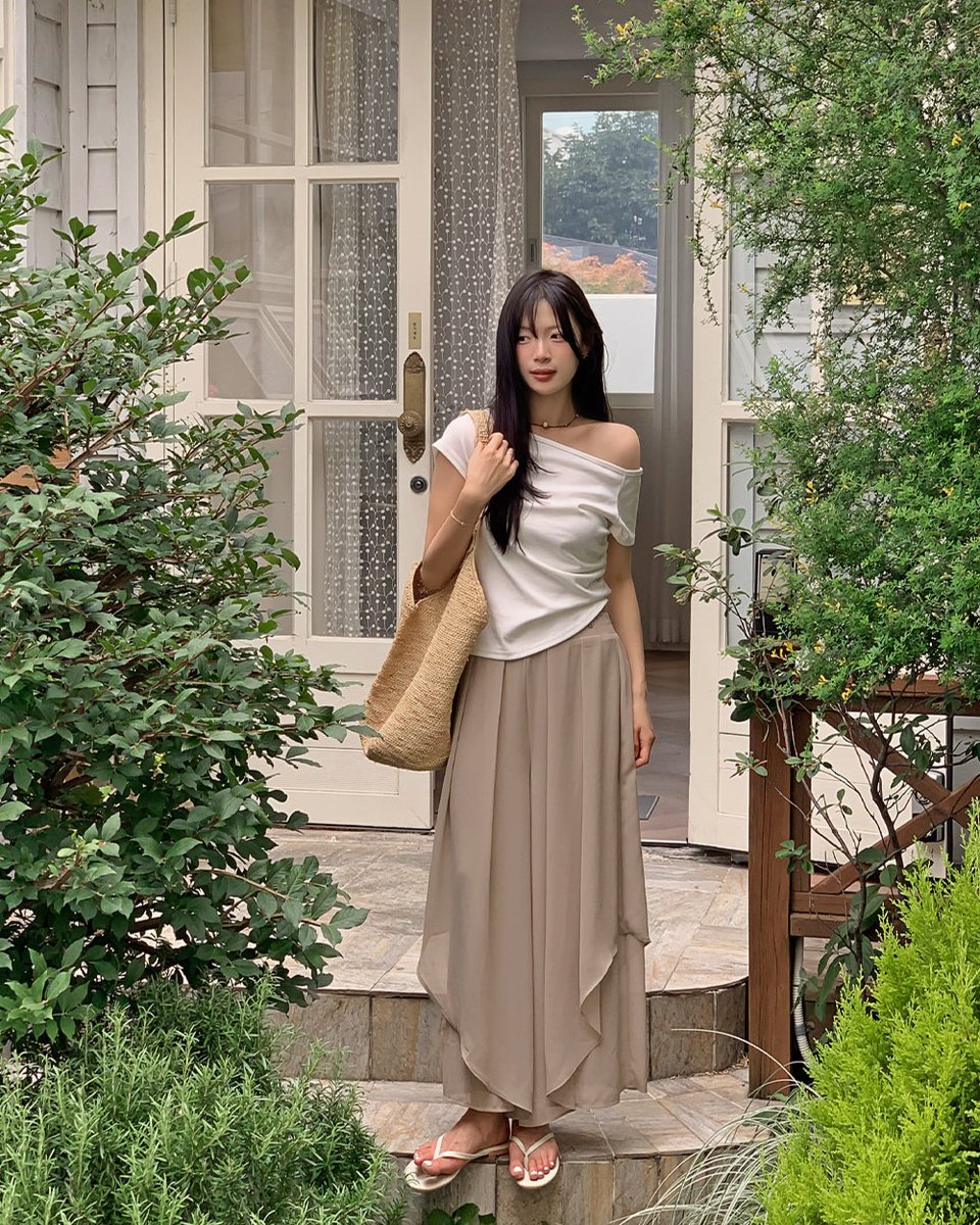 HotpingJ's tweet photo. ＼今なら全品20%OFF／

優雅なシフォンを重ねたようなデザインで
より一層高級感のあるシルエットを演出する

📌ウエストバックゴムシフォンスカーチョ
https://t.co/aiNE7UaEX8

スカパン仕様で見た目は華やかでも動きやすく快適💙

特別な日にもデイリーにも活躍してくれる
万能な一枚です✨

#夏服 https://t.co/sOTHg4uDqU