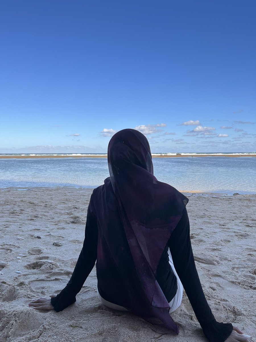 bbygiant_'s tweet photo. enak bgt bengong di pantai https://t.co/e25eJr8B0d