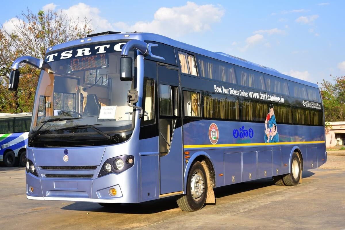 NewsMeter_In's tweet photo. #Goodnews for #Bengaluru–#Hyderabad travellers!
@TGSRTCHQ has expanded boarding and alighting points for all #ACSleeper and Non-AC buses operating between Bengaluru and Hyderabad, making travel more convenient than ever.
New Bengaluru boarding points include:
• #Peenya
• #Yeshwanthpur Metro
• Kempegowda Bus Station (#Majestic )
• #Hebbal
• Esteem Mall
• #Yelahanka
• Bengaluru Airport Toll Plaza
• #Devanahalli Bypass
Additional routes also cover
#Chandapura, #Bommasandra , #ElectronicCity , #Bommanahalli Metro, Madiwala, #Marathahalli , Varthur Junction, and #DomlurBridge .
Hyderabad boarding/alighting points:
Major stages on the #Patancheru–#MGBS–#Aramghar–#Shamshabad,
#JBS–MGBS–Aramghar–Shamshabad, and #Hayathnagar–MGBS–Aramghar–Shamshabad corridors.
Passengers can now board and get off at locations closer to their homes, ensuring a safer and more hassle-free journey.
Book tickets on the official TGSRTC website, officials said.
#TGSRTC #Hyderabad #Bengaluru #BusTravel #Telangana
