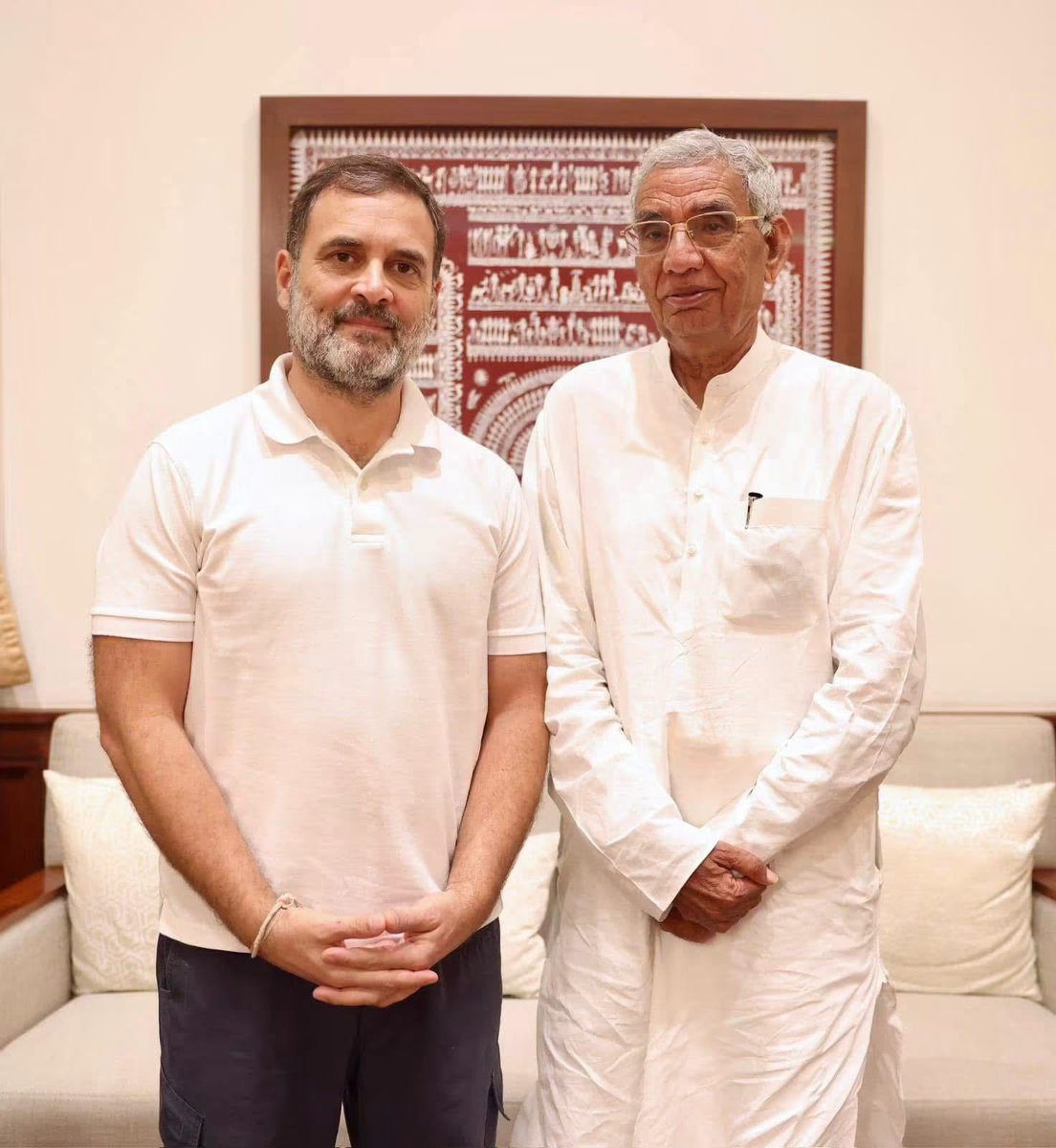 Shashikantdash8's tweet photo. वरिष्ठ कांग्रेस नेता, झुंझुनू से लोकप्रिय सांसद आदरणीय श्री बृजेन्द्र सिंह ओला जी को जन्मदिवस की हार्दिक बधाई व शुभकामनाएँ। मैं ईश्वर से आपके अच्छे स्वास्थ्य एवं दीर्घायु जीवन की कामना करता हूँ। Brijendra Singh Ola  बृजेन्द्र सिंह ओला https://t.co/07d16ADB0z
