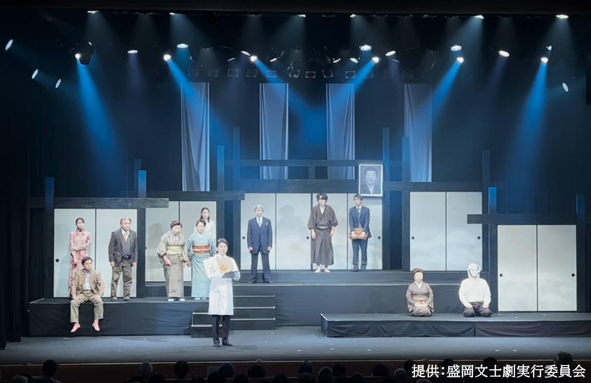 actdevice's tweet photo. この度、令和7年度 盛岡文士劇公演にて照明演出を担当した弊社の浅沼昌弘が、(公社)日本照明家協会「第45回 日本照明家協会賞」において『舞台部門 特別賞』を受賞し、盛岡市長へ受賞のご報告として表敬訪問いたしました。

今後も、より良い舞台づくりに貢献できるよう努めてまいります。 https://t.co/WsSrgrBiAK