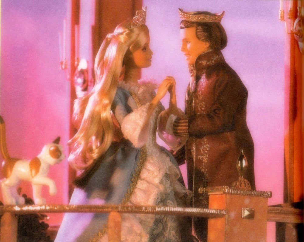 reminiscinbby's tweet photo. doll diorama scenes of barbie as the princess and the pauper https://t.co/Z9PA3PtQMm