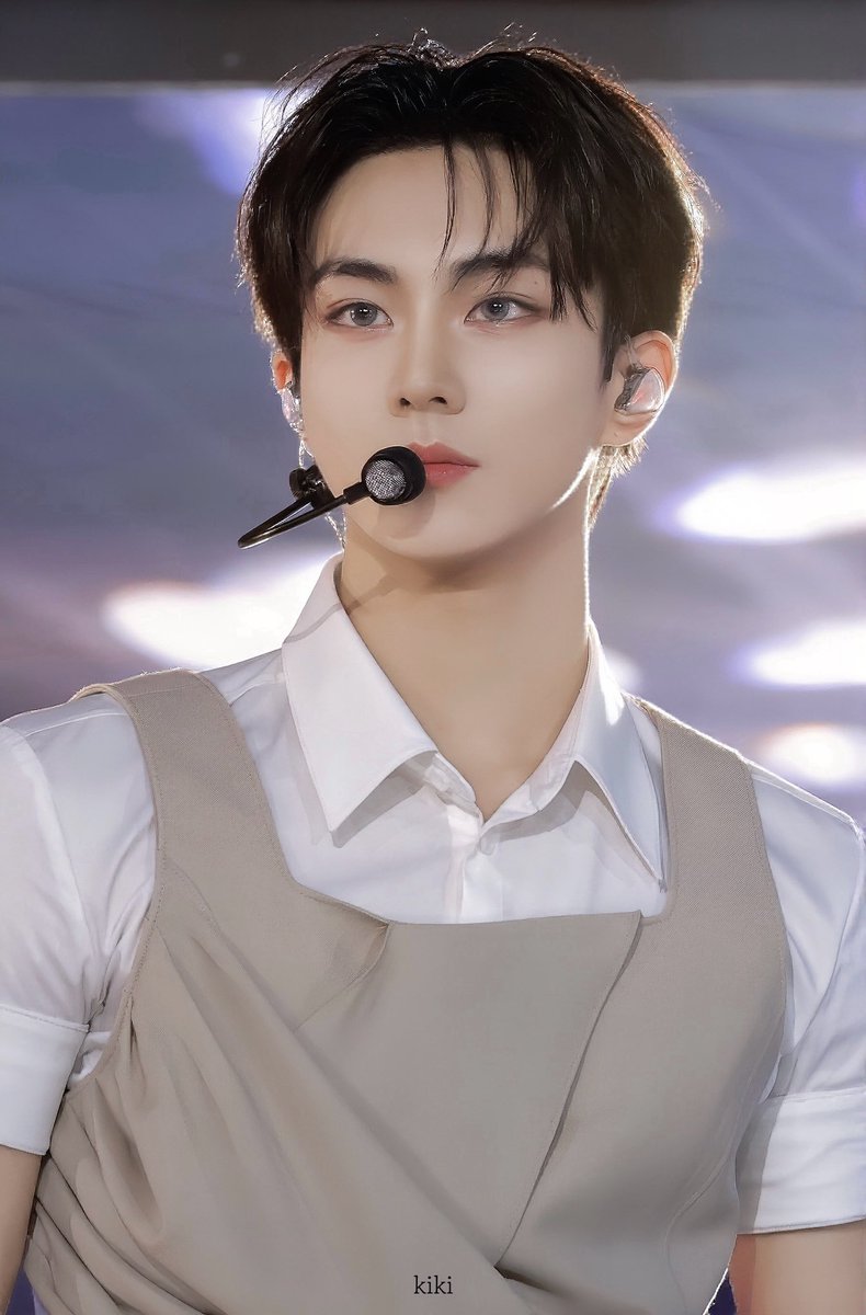 seri86663's tweet photo. ENGENEs appreciate Jungwon for being an amazing leader for all 7 ENHYPEN members.
Jw is genuinely so kind and has so much love for us. He always put us before him. Proud to have him as a leader. 💙
#OurPrideJungwon
#BELIFT_stand_for_Jungwon

SEVEN MEMBERS ONE FAMILY https://t.co/GsRIhX7jY1