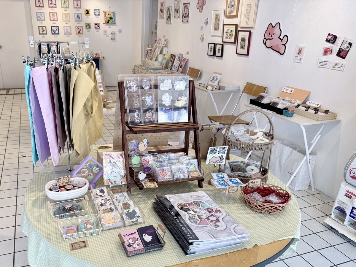 DFGHarajuku's tweet photo. 【開催中の展示情報】
スタジオねこ　『スタジオねこ REBOOT feat.15人展』
2026/06/28 – 07/04
[EAST 101-b]

「あなたの「好き」にきっと出会える。」 15人の作家によるイラストやハンドメイドなどジャンルを超えたクリエイターズマーケットが開催中です🐈💕

【展示レポート】
https://t.co/Zk919HqZgo