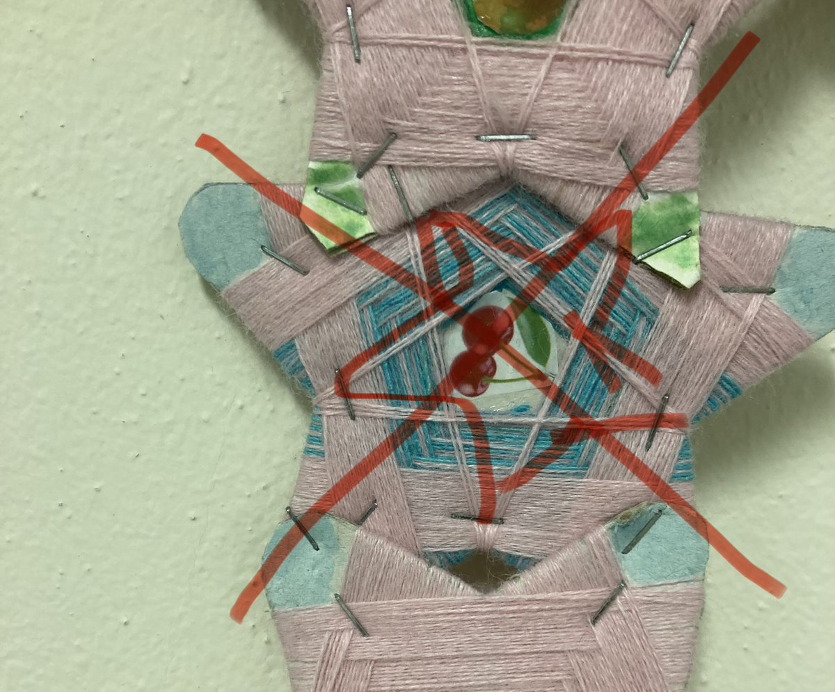 alex_moisa's tweet photo. @AdrianoValui Addobbi natalizi un un ospedale in Umbria, satanici stelle sataniche subliminali Sila patente di guida sulle banconote dappertutto. https://t.co/iedC3nuTx6