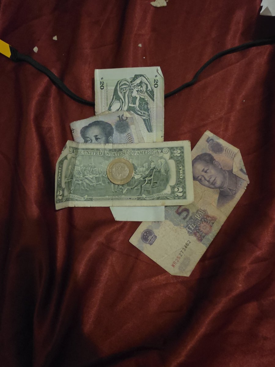 Jagsdjmx's tweet photo. Financiado Por mi Carolina Diaz Gonzalez y por mi, su seguro servidor Here. Juan Antonio González Salinas. https://t.co/pnDCM81Hzi