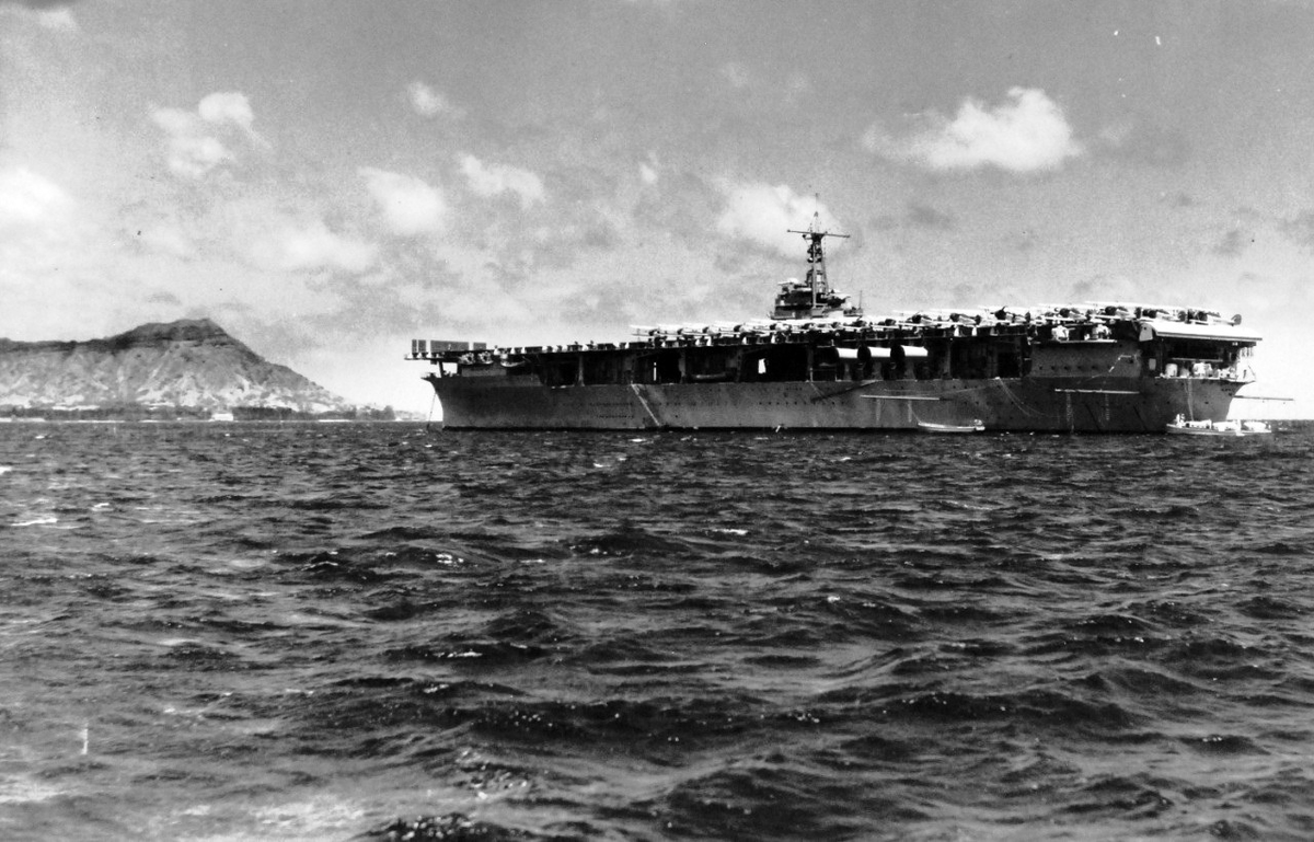 HiddenHistoryYT's tweet photo. USS Ranger at anchor off Honolulu, Hawaii, 1 July 1935. https://t.co/AyD5OFoszu