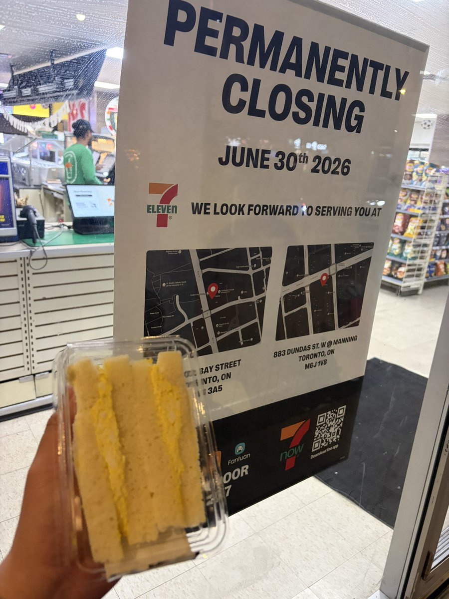 matcha7th's tweet photo. RIP College & Spadina 7/11. You will be missed dearly π https://t.co/H3NCI1tOu7