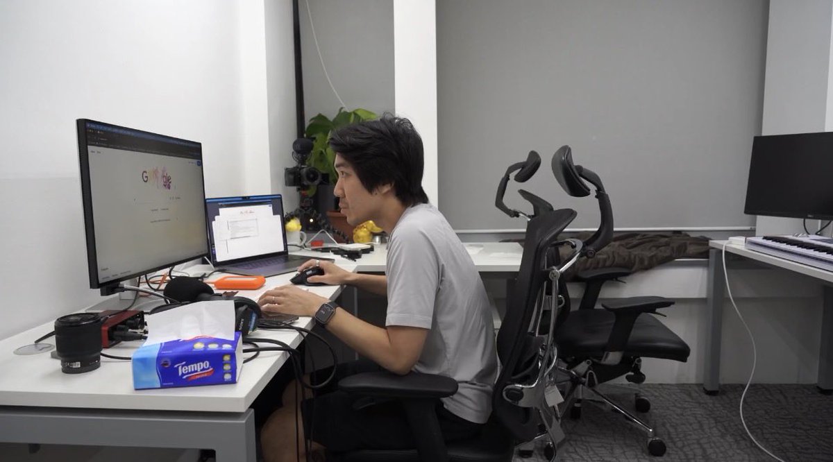 lawmbass's tweet photo. @jomatech 🤣 https://t.co/3FqZ2IR834