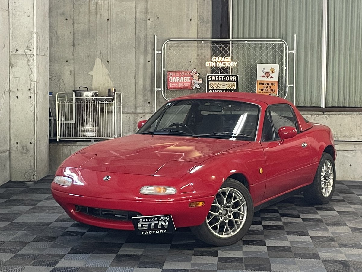 r31329102's tweet photo. ほぼ1オーナーなNAロードスターが入荷しました♪
可愛いパカ目ライトで
マニュアルミッション
藤壺エキマニとマフラー付き
そこの貴方🫵いかがでしょうか？

#NAロードスター
#マニュアルミッション
#買取車両
#GTNファクトリー
#スポーツカー専用店
#オープンカー専用店 https://t.co/PckWR3iMRf