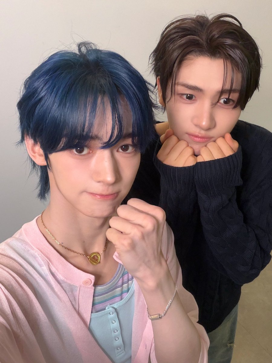 cuteeeniii's tweet photo. 내눈엔 
 
                                                                그냥이렇게보임 https://t.co/uoyTQoY0hP