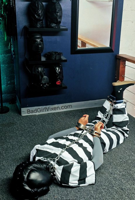 Mistress Vixen♡ - I love taking extreme measures for disorderly inmates @LockedByVixen https://t.co/iWdlEgASgS