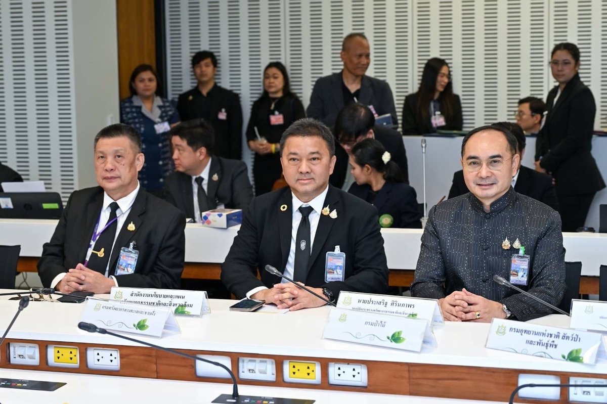 dccethailand's tweet photo. กรมลดโลกร้อน ร่วมติดตามการประชุมพิจารณาร่างพระราชบัญญัติงบประมาณรายจ่ายประจำปีงบประมาณ พ.ศ. 2570 วาระที่ 1 ซึ่งดำเนินการต่อเนื่องเป็นวันที่สอง
.
สามารถติดตามรายละเอียดเพิ่มเติมได้ที่ : https://t.co/XZ3XKIvEGH
.
#DCCE https://t.co/xnY59Trd7N