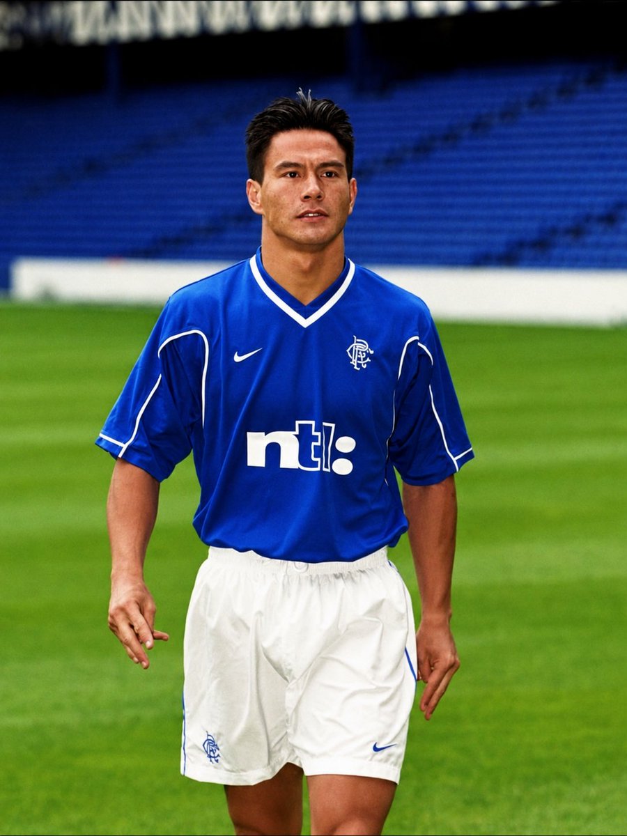 WATP72RFC's tweet photo. 🗓️#OnThisDay 1️⃣9️⃣9️⃣9️⃣ : Michael Mols arrives at Ibrox from Utrecht for £4m. He later said, “You can’t compare #Rangers to any other club. You are privileged to play at Ibrox. I signed as a footballer in 1999, and left in 2004 as a supporter, that tells you all you need to know.” https://t.co/uEm7Q0ZrUa
