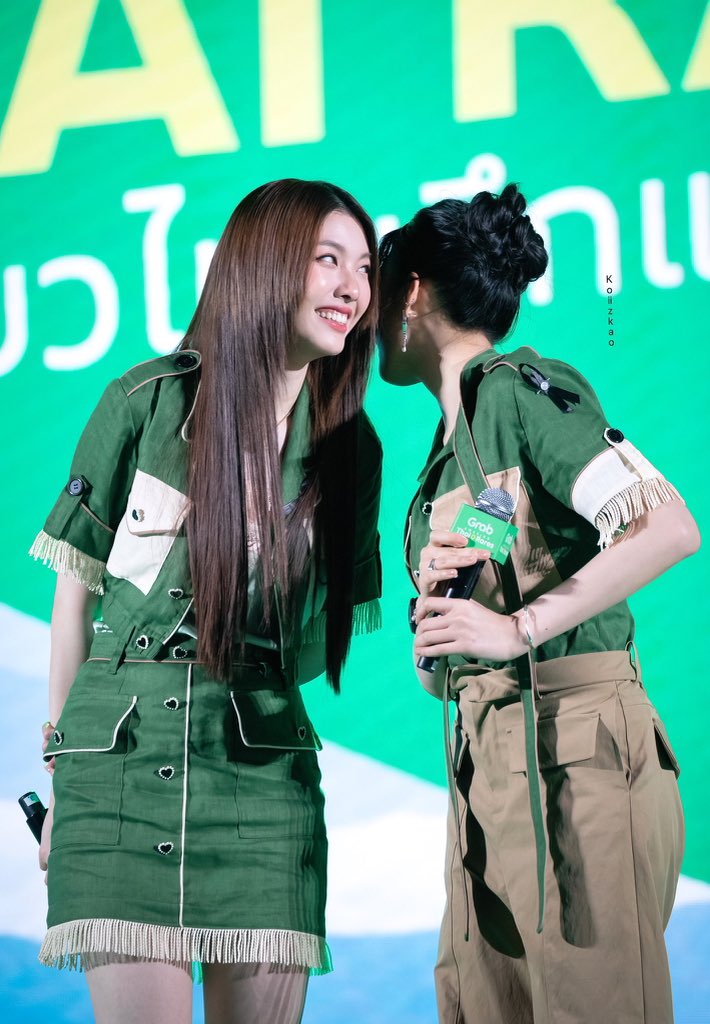 LOBH_TREND's tweet photo. พล : ได้ข่าวว่าใกล้จะ 1M  แล้วนะคะ

นอ : เริ่ศเลยล่ะ ให้เลยอันดับ 1 💚💜

GRAB LINGORM EVENT
#GrabThaiRaresxทททxLingOrm
#หลิงออม
#LingOrm https://t.co/bMpofEnd9A