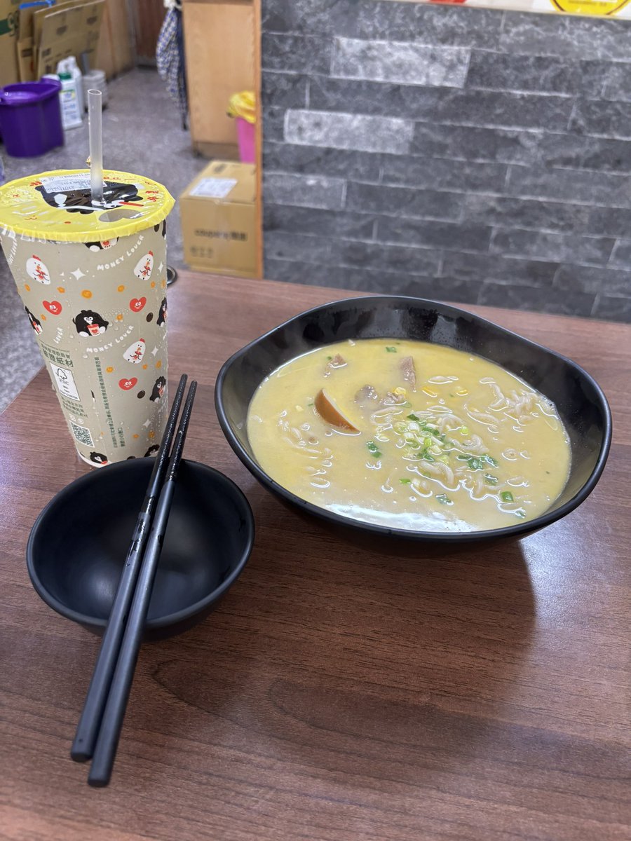 baddy5471's tweet photo. @huangmeizhen4 吃飯 https://t.co/XYVpe4BiUP