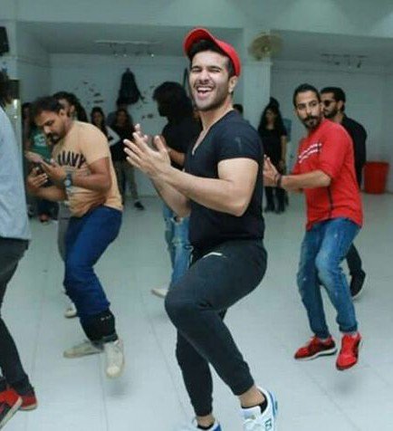 Feroziencapsule's tweet photo. Muje Ali ka shaadi par dance karni hae 🤌🥹

AlMir ki Shaadi
#Shaidai #FerozeKhan https://t.co/3mf2OA1hF9