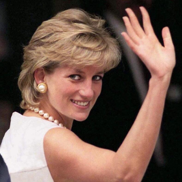 Frances21272855's tweet photo. "Mi piacerebbe essere regina nei cuori delle persone..." Oggi Lady Diana Spencer avrebbe compiuto 65 anni
#Ladydiana #ladydi #1luglio #almanaccomercury https://t.co/2i4jtYrSwB