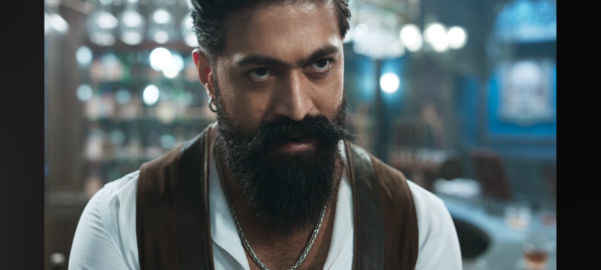 YashTrends's tweet photo. ಒಬ್ಬೊಬ್ರೆ ಬರ್ತೀರಾ ಇಲ್ಲ ಒಟ್ಟಿಗೆ  ಬರ್ತೀರಾ 🔥😉

#ToxicTheMovie #Yash
@TheNameIsYash https://t.co/H0o74CtyRA