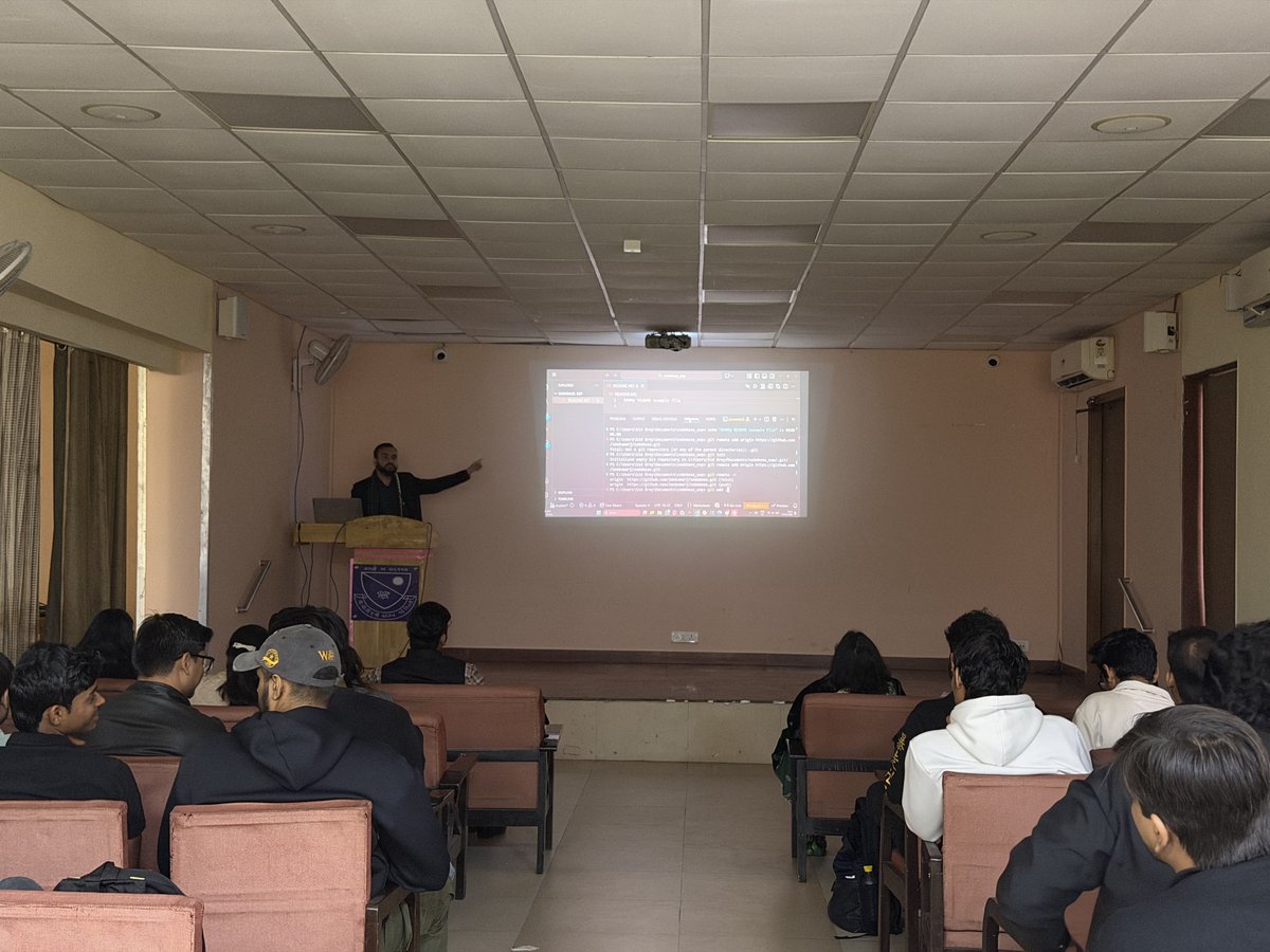 gridixa's tweet photo. Git/Github and Linkedin profile building training at PGDAV College

#GitHub #Git #LinkedIn #ProfileBuilding #PGDAVCollege https://t.co/PynUG3Dl8H