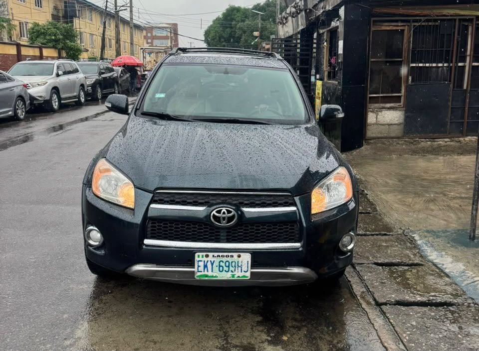 Carsnationn's tweet photo. Clean RAV4 
Thumbstart 
2011
Price:9.8M
At Lagos
Everything Blessed https://t.co/MaFPbPq5SS