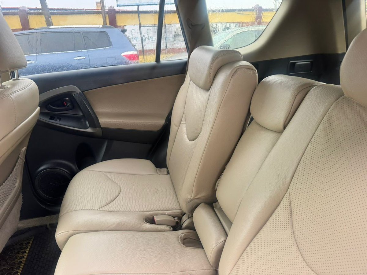 Carsnationn's tweet photo. Clean RAV4 
Thumbstart 
2011
Price:9.8M
At Lagos
Everything Blessed https://t.co/MaFPbPq5SS