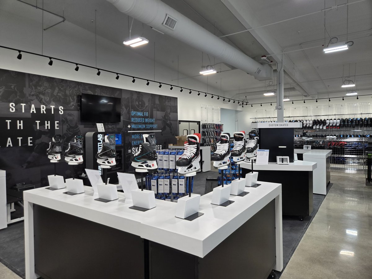 CIronbeard's tweet photo. @PureHockey Bountiful is open. It's not completely official yet and there's still some product on its way, but if you're in Davis County looking for gear or skate sharpening we can definitely help you out. So proud to be a part of the growth of hockey in UT. #NHLUtah #TusksUp https://t.co/Nu1fcWIXBD