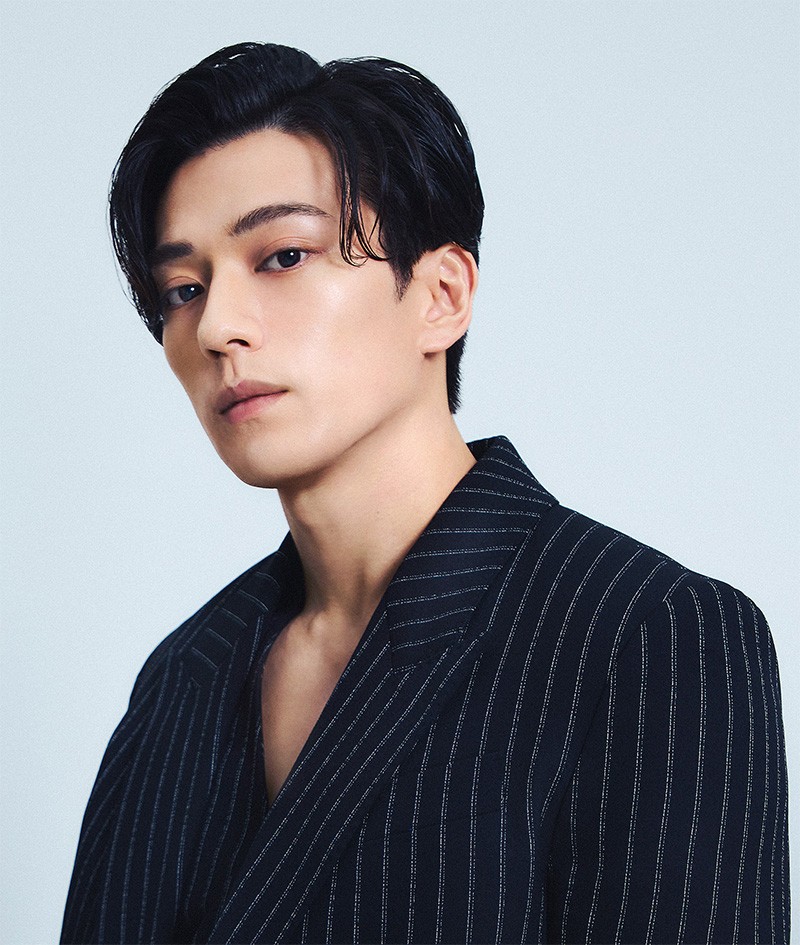 oricon's tweet photo. 新田真剣佑、芸能事務所「Crossover」所属発表
https://t.co/BvDtwpQuWS
⠀
新田はアメリカで俳優デビュー。父は俳優の千葉真一さん。弟は眞栄田郷敦。2014年より日本で芸能活動を開始。⠀16年公開の映画『ちはやふる -上の句-』で、『第40回日本アカデミー賞』新人俳優賞を受賞。17年5月、芸名を「真剣佑」から「新田真剣佑」に改名した。