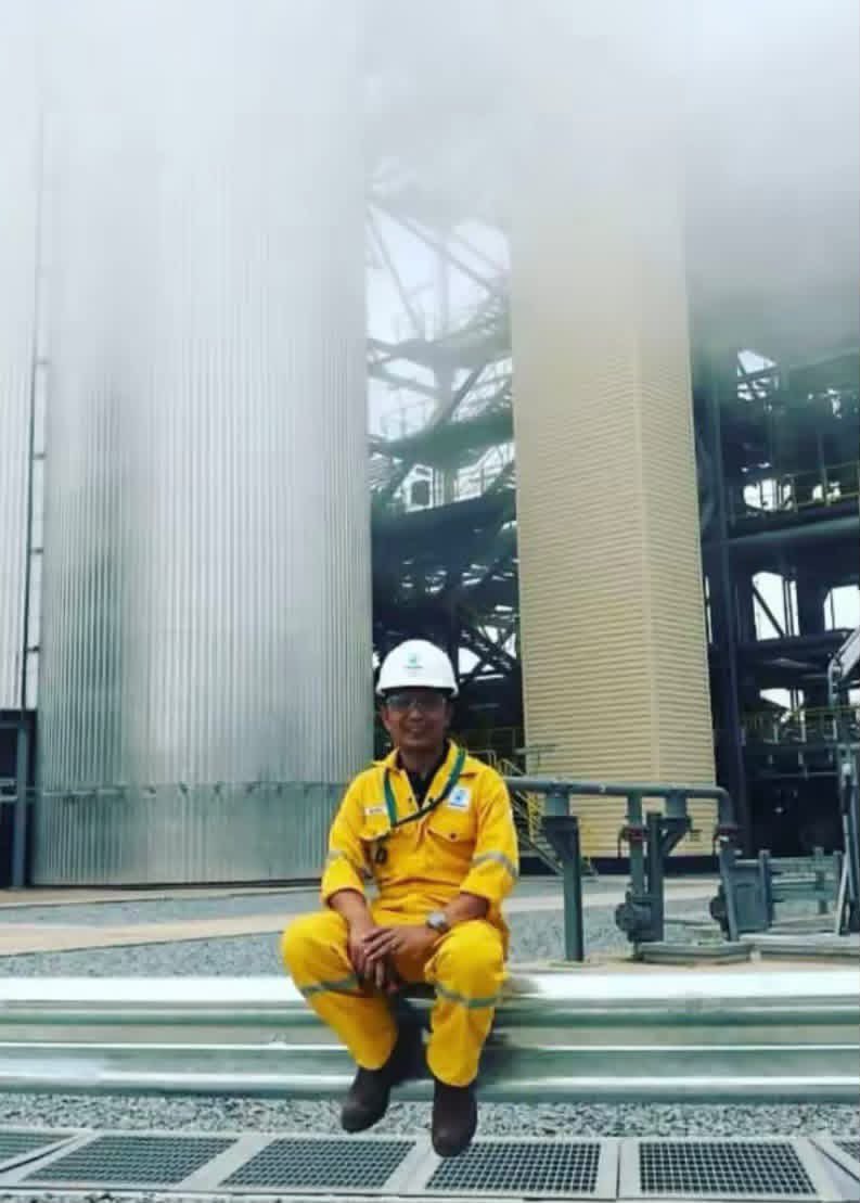 kongsiviralje's tweet photo. Bila lepak dengan ayah sendiri. Suka sebab otak berkembang. Ada saja ilmu baru. Ha kau belajar process dapatkan minyak.

Kredit : natasyaeirdyna https://t.co/s6nanEYsBt