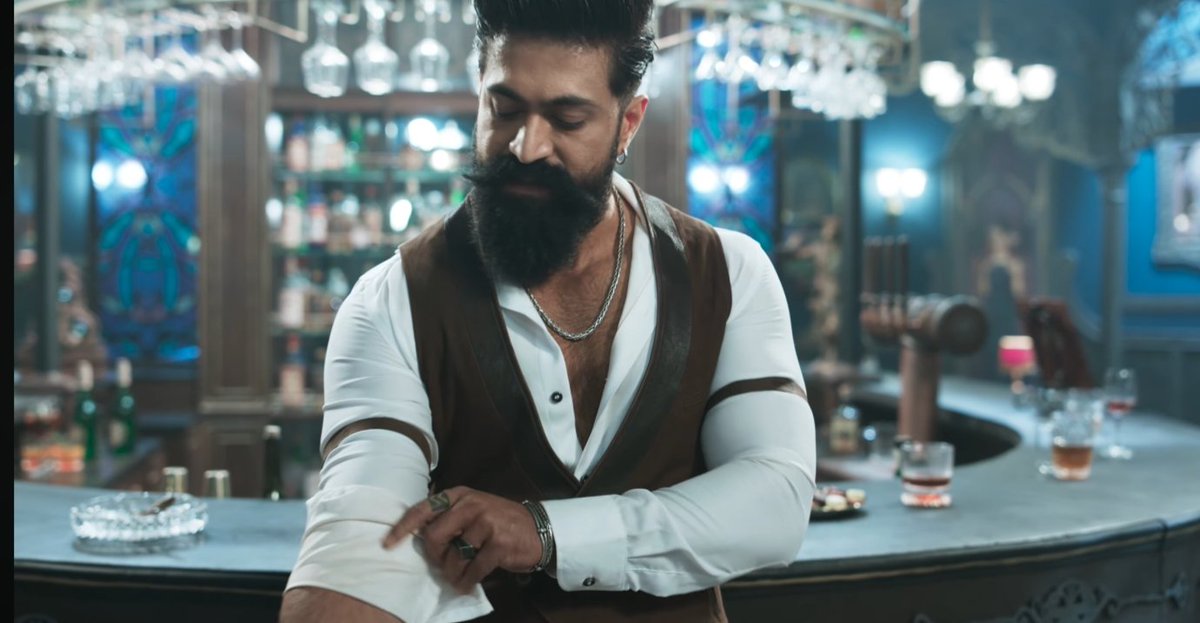 Neerale_'s tweet photo. Ladies &amp; ladies, ಒಬ್ಬೊಬ್ಬರೇ ಬರ್ತೀರಾ, ಒಟ್ಟಾಗೇ ಬರ್ತೀರಾ?🥵💥

#ToxicTheMovie #YashBoss https://t.co/L5JwEMEOja