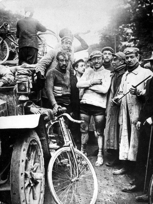 boudewijnsteur's tweet photo. Op deze dag in 1903 begon de eerste Tour de France, georganiseerd door sportkrant L'Auto (voorloper van L'Équipe). De Tour kende zes etappes en werd gewonnen door de Fransman Maurice Garin. Van de 60 deelnemers reden 21 deze editie (met veel incidenten onderweg) uit #nogpaardagen https://t.co/cfS8sfPm0f