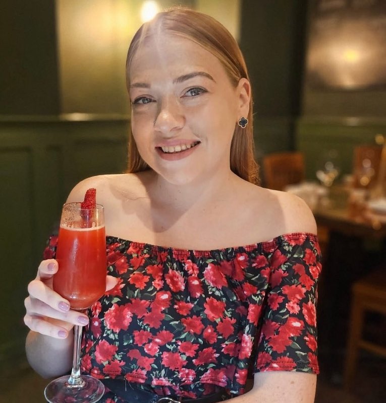 Chubbychaser45's tweet photo. Kerri ❤️

Only 5 reposts and her holiday snaps get posted! 😜

#wankchat

(Pics not owned, all found publicly) https://t.co/dYTfykPQCF