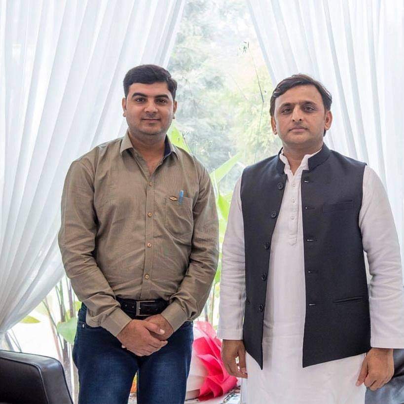 TeamofMY's tweet photo. @samajwadiparty के यशस्वी राष्ट्रीय अध्यक्ष, पीडीए के जननायक, संविधान रक्षक, गरीब,मजदूर, शोषित, वंचित की सुनहरी उम्मीद मा.श्री @yadavakhilesh जी को जन्मदिन की हार्दिक शुभकामनाएं।
@MPDharmendraYdv @dimpleyadav @shivpalsinghyad @proframgopalya1 @samajwadiparty https://t.co/GR3uPskEZU