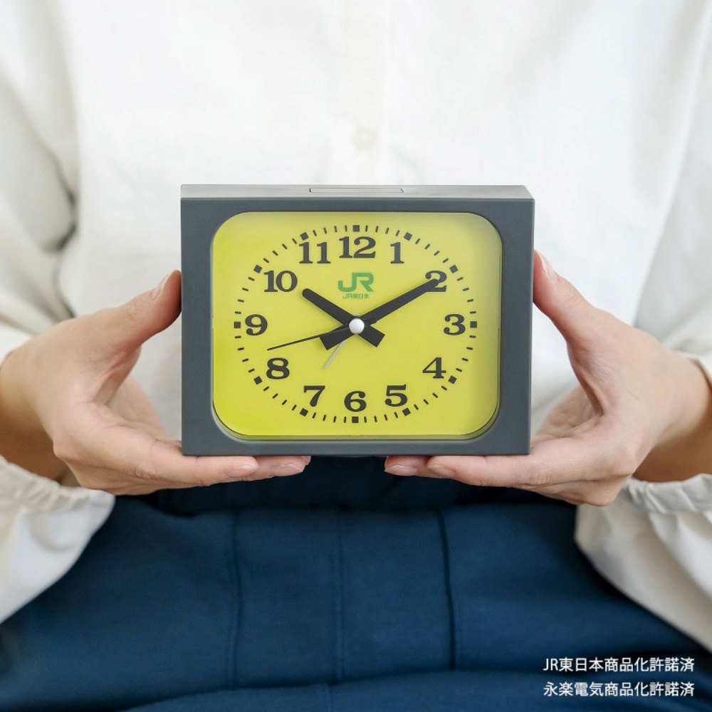 BEEP_SHOP's tweet photo. [ 再入荷情報！]

“ あの時計 ”がアラームクロックに！？
《 JR東日本 みどりの駅時計BOOK 》再入荷しました！

🔻 こだわりの再現性を追求した、リアルなデザイン
 https://t.co/u4BLdO5mGV

 発車ベルの音で電車に乗り遅れないこと間違いなし 🎶 https://t.co/CTU92hXbDO