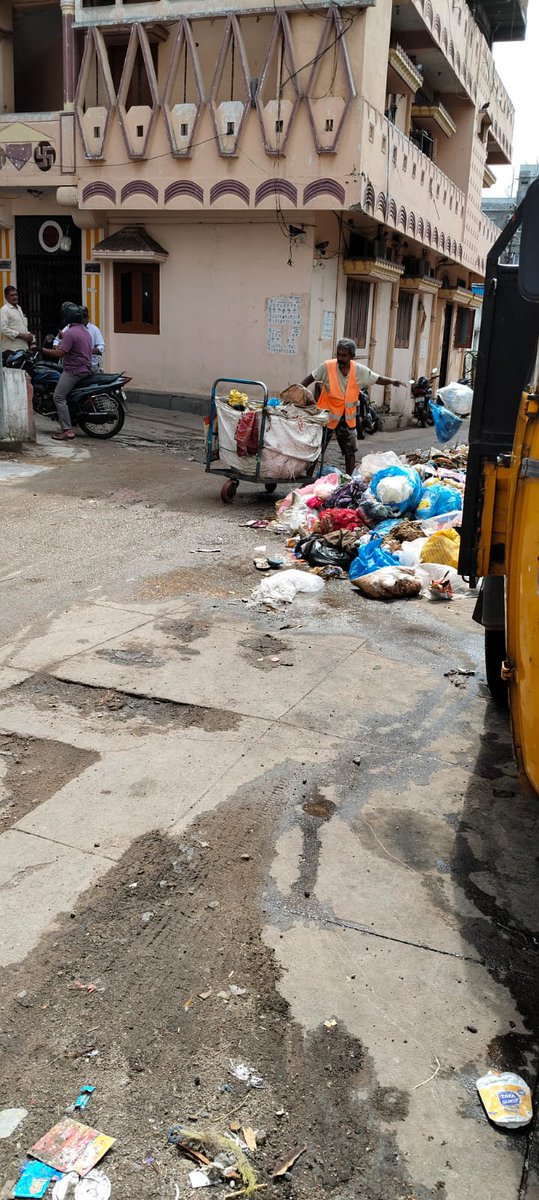 SPyata49218's tweet photo. @GHMCOnline @CommissionrGHMC @DigitalMediaTG It has been almost 2 months since your assurance on 2 May to eliminate/shift this GVP "ASAP." Unfortunately, no permanent action has been taken. The garbage dump continues to cause health hazards,and inconvenience to nearby residents.

Kindly take immediate action. https://t.co/rDRasNWHnq