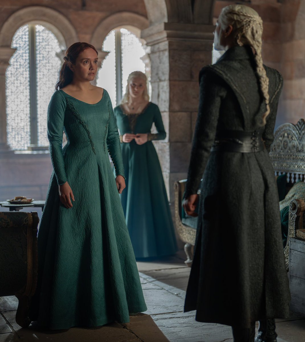 smthngintherain's tweet photo. helaena during this scene probably https://t.co/iihHQkrCKb