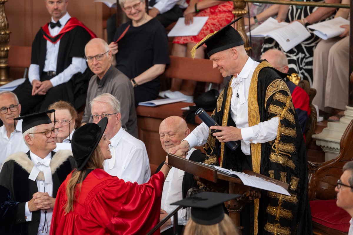 WilliamJHague's tweet photo. A memorable Encaenia, even in simplified form because of the extreme heat.

We enjoyed a splendid celebration of another strong year for the University, and of nine exceptional people receiving honorary degrees. https://t.co/wcVlmVfSLJ