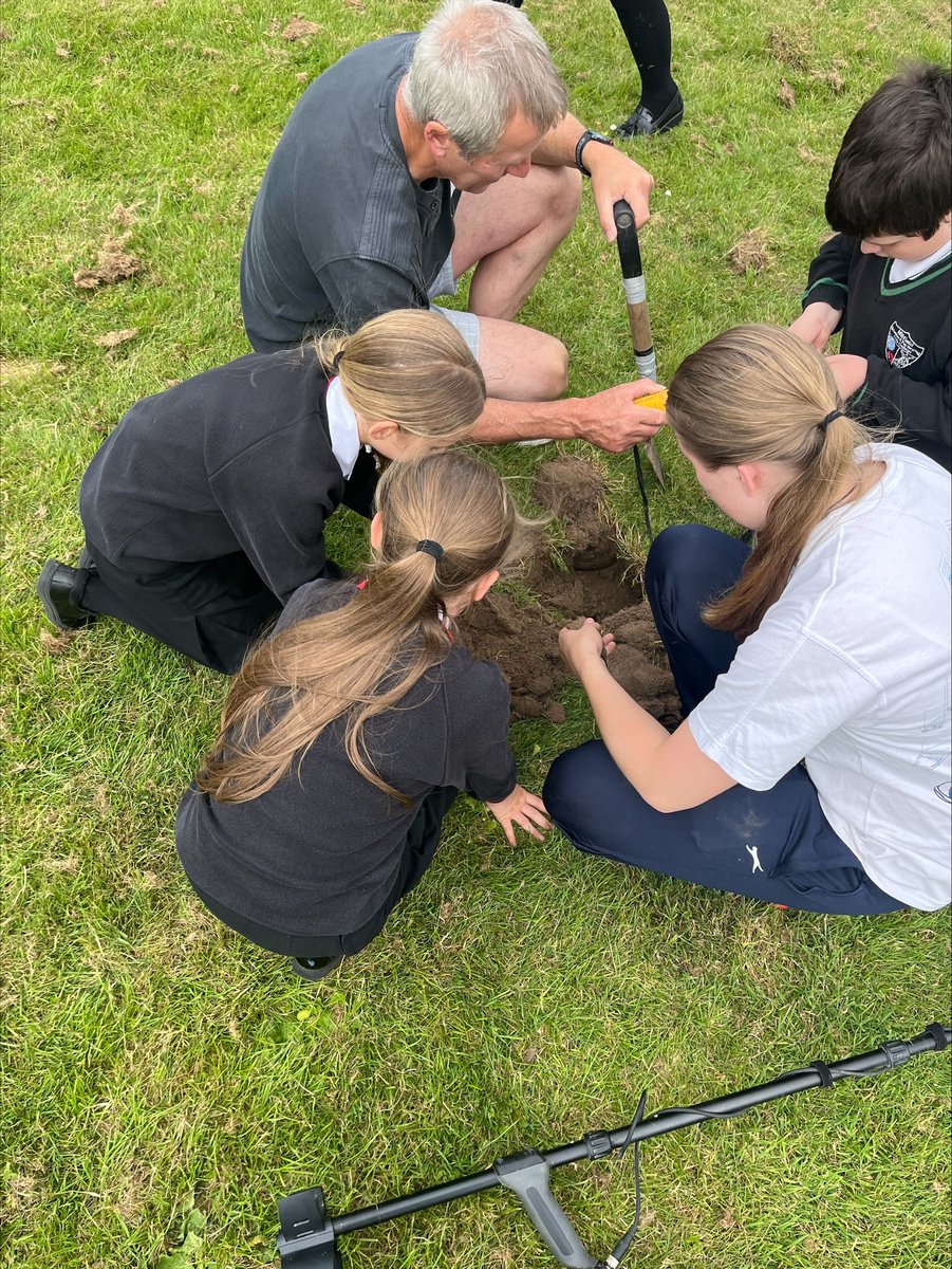 Millfieldhighsc's tweet photo. Fantastic archaeology session yesterday afterschool. Students listened to a short talk from Mr Draper and former student Emily about their metal detecting success. They then went out on the field to find hidden coins using the metal detecting equipment.
#TeamMillfield https://t.co/1ZDzABft7B