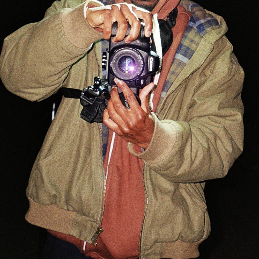 fenieFF's tweet photo. mister cameraman. https://t.co/Psp1kMbzYw