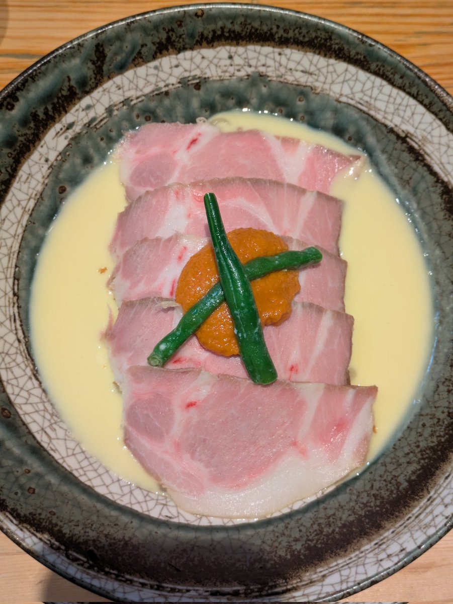 MlIfhU25UyHdoCV's tweet photo. 日本橋 朱鷺
冷やしとうもろこしラーメン
スープだけだととうもろこしの甘さが際立つのに、麺と食べると塩味しっかりで好み
お肉の上のソースも、一気に夏！っぽく味が変わって2度美味しい
よろしくないのはわかっていても、ついついスープ完飲してしまった… https://t.co/SpvF9StK98
