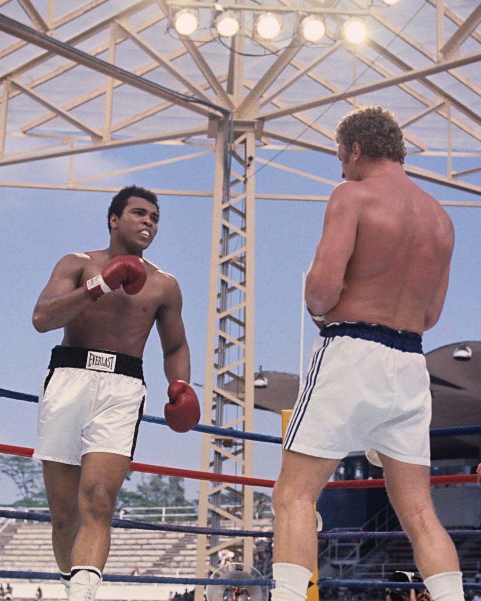 EverlastTr's tweet photo. #OnThisDayInBoxing in 1975 

Joe Bugner, Malezya'nın Kuala Lumpur kentinde Dünya Ağır Sıklet Şampiyonluğu için Muhammad Ali'ye meydan okudu. Ali, 15 raunt sonunda oybirliğiyle alınan kararla galip gelerek unvanını korudu. https://t.co/GdXUkFy8oW