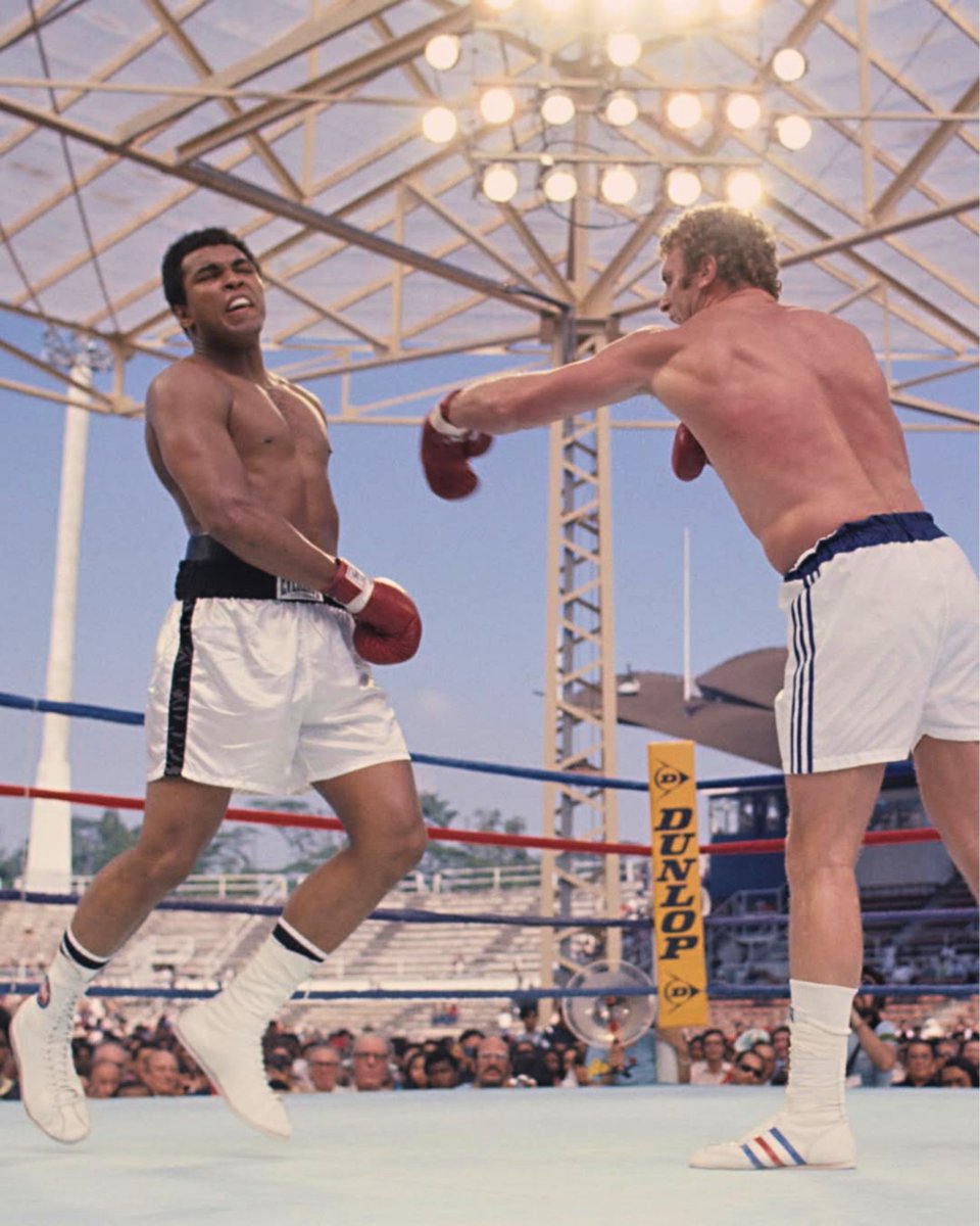 EverlastTr's tweet photo. #OnThisDayInBoxing in 1975 

Joe Bugner, Malezya'nın Kuala Lumpur kentinde Dünya Ağır Sıklet Şampiyonluğu için Muhammad Ali'ye meydan okudu. Ali, 15 raunt sonunda oybirliğiyle alınan kararla galip gelerek unvanını korudu. https://t.co/GdXUkFy8oW