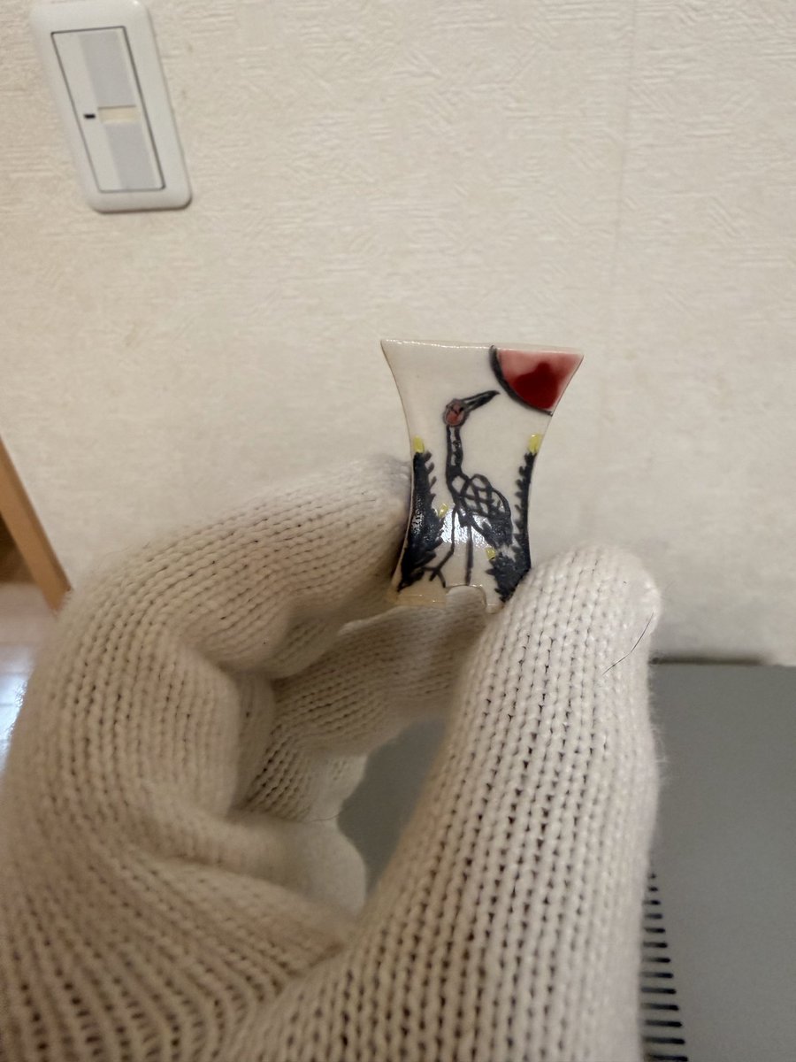 vi7qg's tweet photo. 陶芸

素焼き終わりました♪
上絵付けの花札鉢、焼成温度一緒だから焼いてみたよ

朱が飛ぶねー！
上絵だからもう一度朱塗って焼いてみよう、残念🫤 https://t.co/CyxQLEG3RD