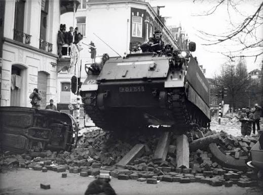 Beeb_1975's tweet photo. @pantarheio Welke 'hevige rellen'?

Dit waren hevige rellen: https://t.co/KxnOa7UdwX
