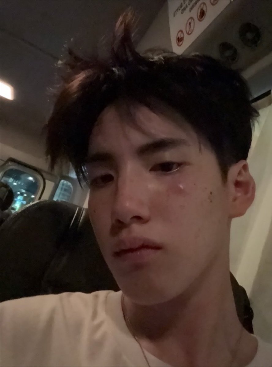 maybeitjan's tweet photo. ยอมแล้ว รักตี๋อันเดอร์คัทอะ https://t.co/saIJ54sOaz