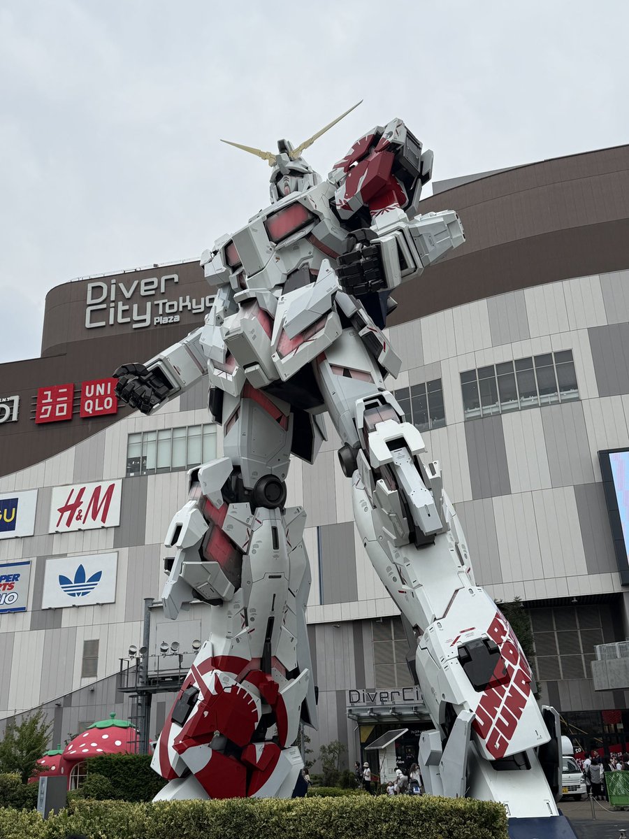 106tall's tweet photo. ガンダムベース東京で目当てであったのを買うのに小一時間並んで

ナイチンゲール
マイティストライクフリーダム
インフィニットジャスティス弐式

と、偶然見つけたバルバトスルプスレクス
の限定のクリアカラーを購入

#ガンプラ
#ガンダムベース東京 https://t.co/Wsv8oc0Qqj