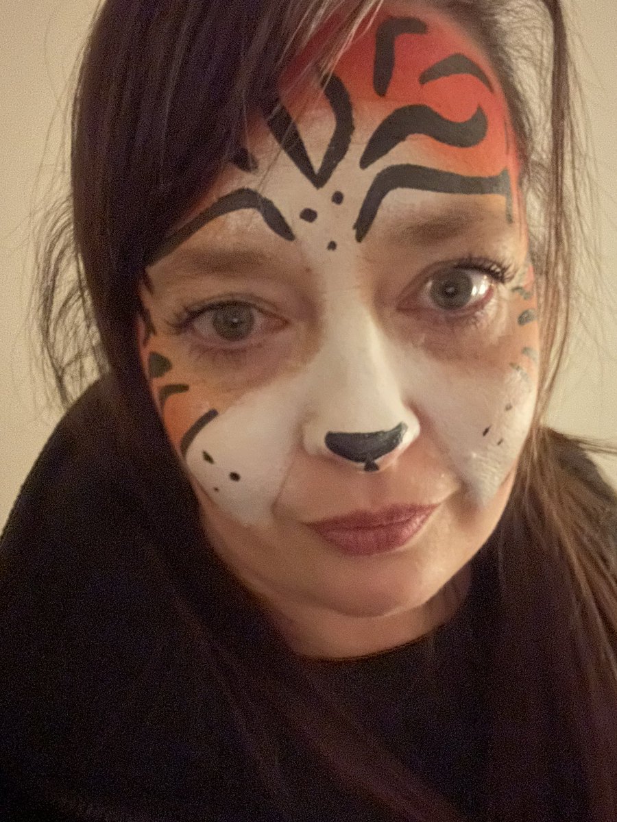 ejh_85's tweet photo. Winter glow with the boys. 
I lost mini golf so my punishment was my face painted https://t.co/7C2IKJuQPq