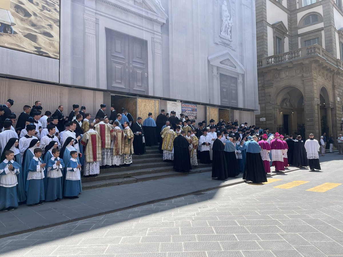 catholic_anglo's tweet photo. Please pray for the 8 Subdeacons and 6 Deacons ordained today by Archbishop Salvatore Cordileone for the ICKSP. Please pray especially for Abbé Bird and Abbé Jordan, two Englishmen ordained to the Subdiaconate and Diaconate respectively. https://t.co/NJv5AL3Ykd
